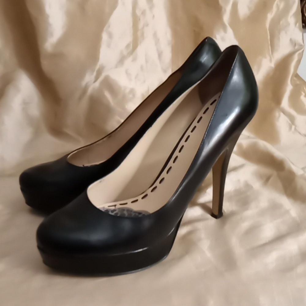 Enzo Angiolini 9.5M Spiked high heels.
